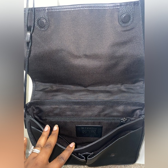 The item is a Thompson Map Bag in Signature Jacquard with Varsity strip by Coach - Picture 4 of 5